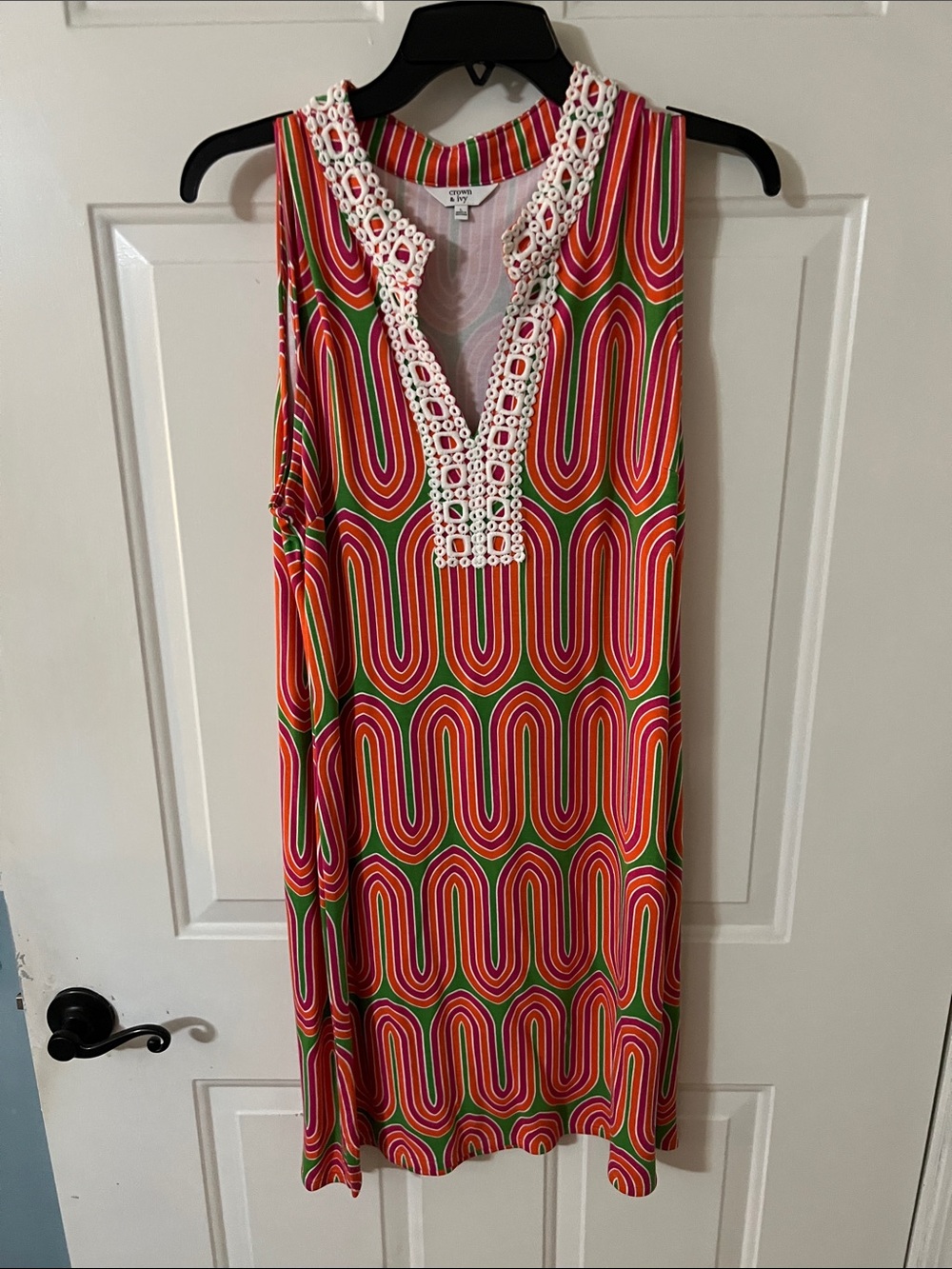 Sleeveless Retro Print Shift Dress with Crochet Trim